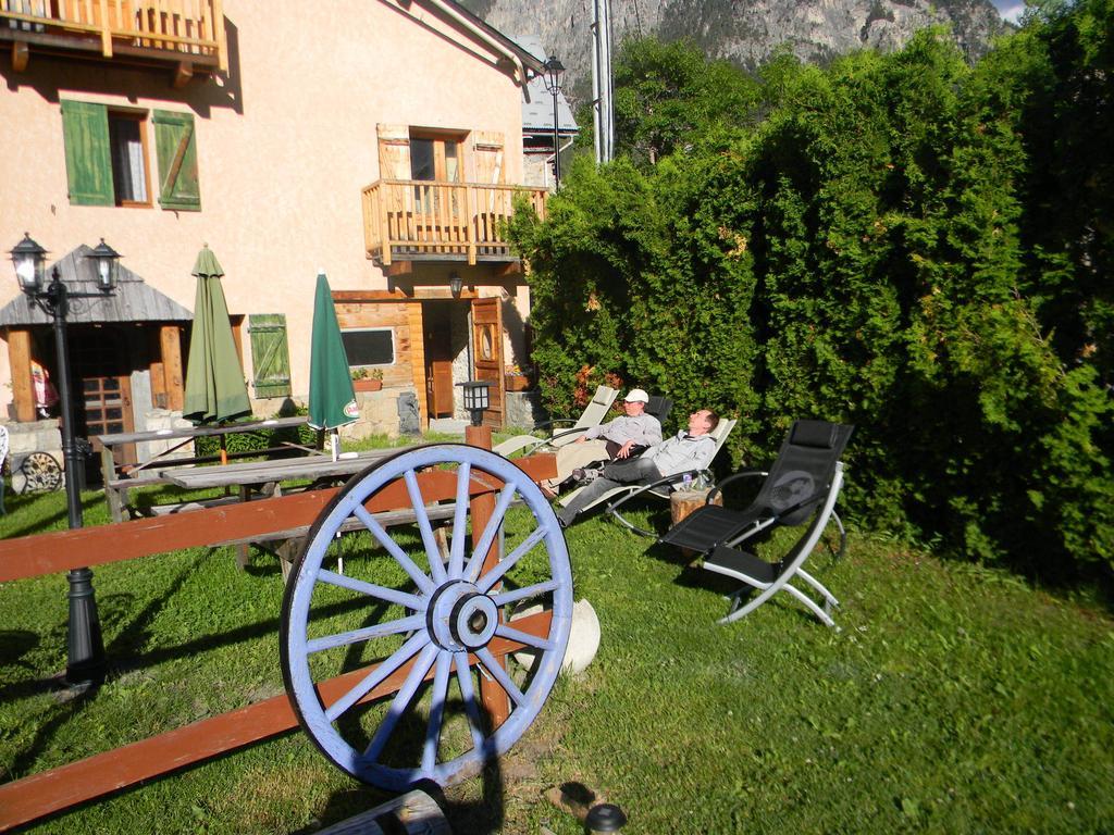 Auberge La Cleida Névache Exterior photo